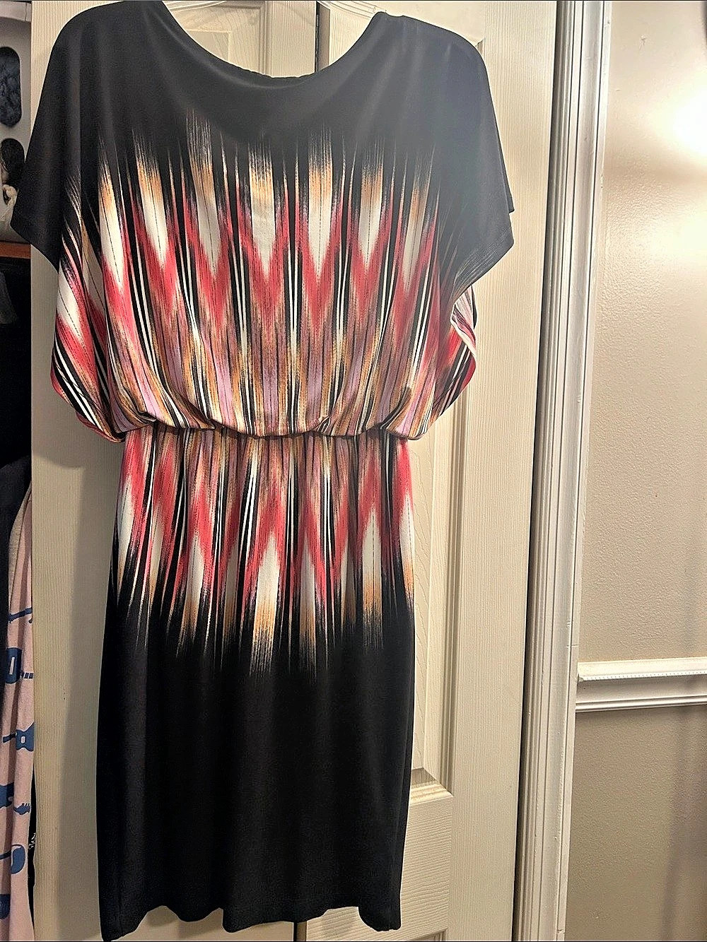 Maggy London Abstract Print Maxi Dress in Black & Red Like New - Picture 2 of 3